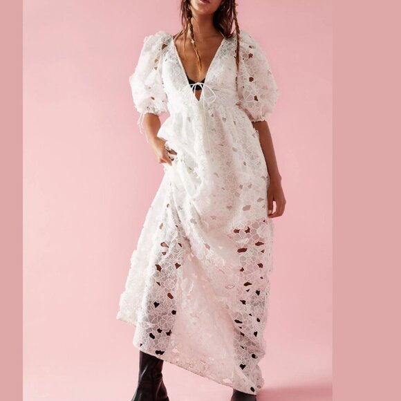 NEW FOR LOVE AND LEMONS LEIGHTON WHITE 3-D FLOWER LACE MAXI DRESS SIZE S - Picture 1 of 13